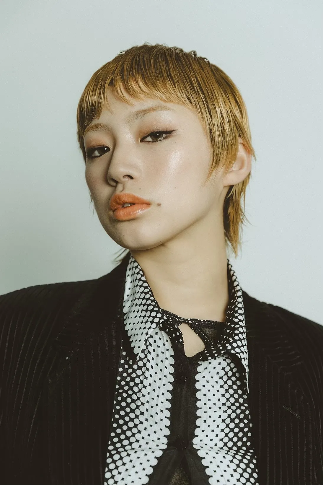 blond × very short